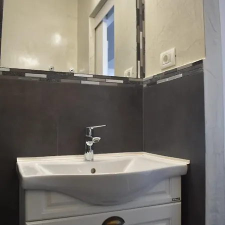 Ultracentral Seaside Deluxe Apartment Mangalia